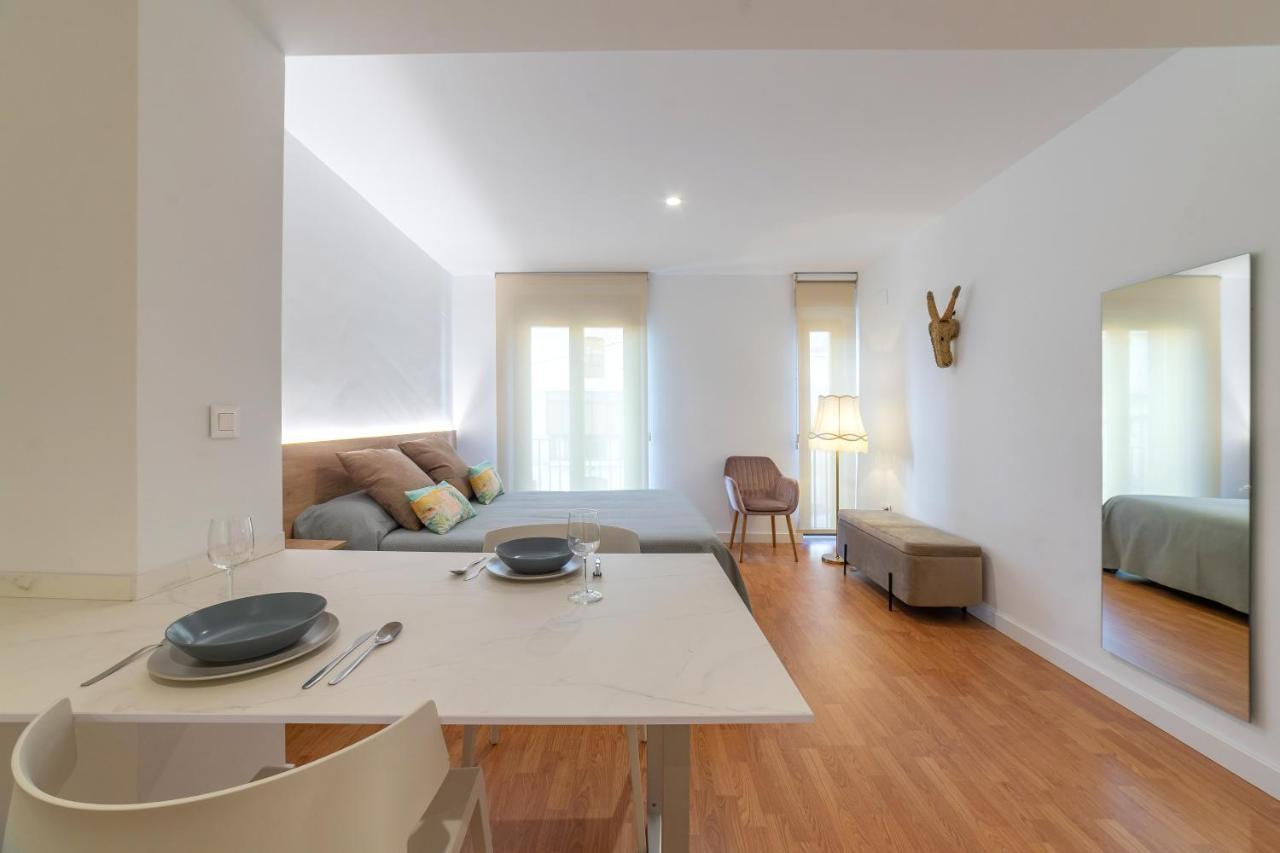 Apartamentos Turísticos Torres De Santiago Úbeda Exterior foto