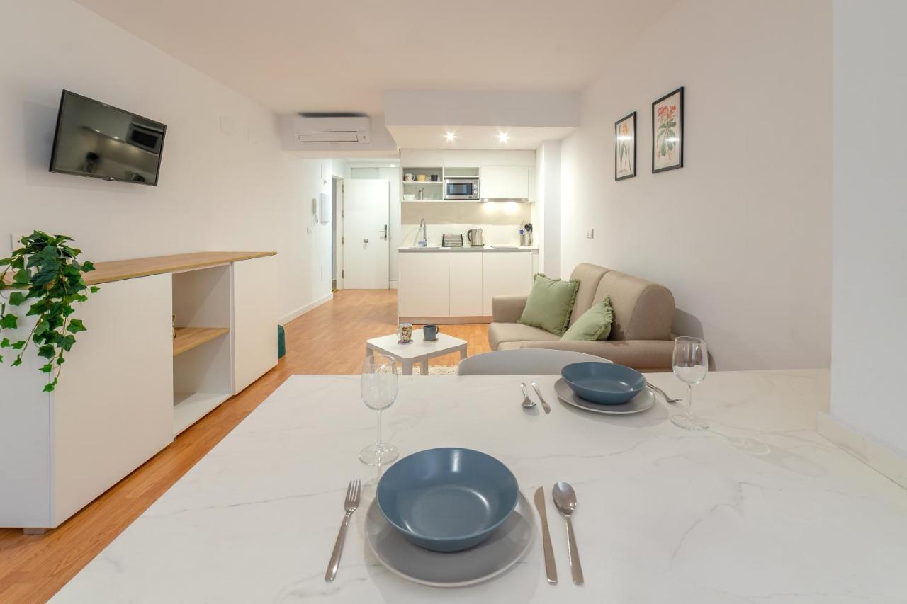 Apartamentos Turísticos Torres De Santiago Úbeda Exterior foto