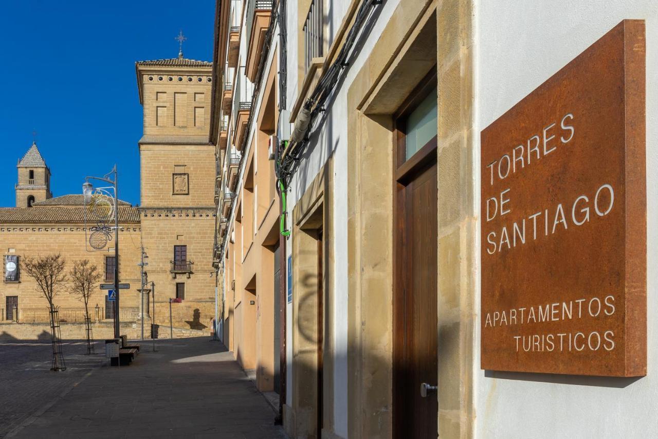 Apartamentos Turísticos Torres De Santiago Úbeda Exterior foto